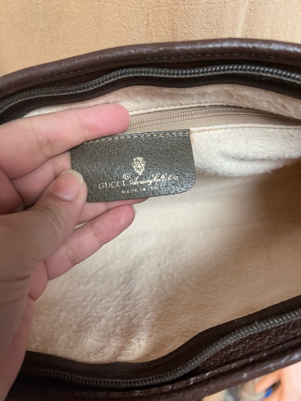 Authentic Gucci vintage Gucci GG canvas crossbody bag 97.01.037 - Picture 13 of 15
